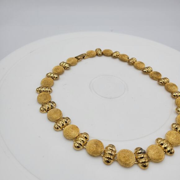 Vintage Button Beehive Choker Necklace 18" Matte Gold Tone Swirled Textured - Picture 10 of 14